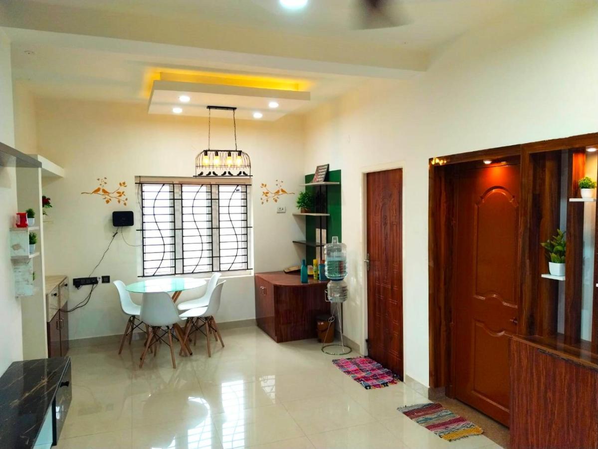 Asshappystayinn Hotel Tiruchirappalli Exteriör bild