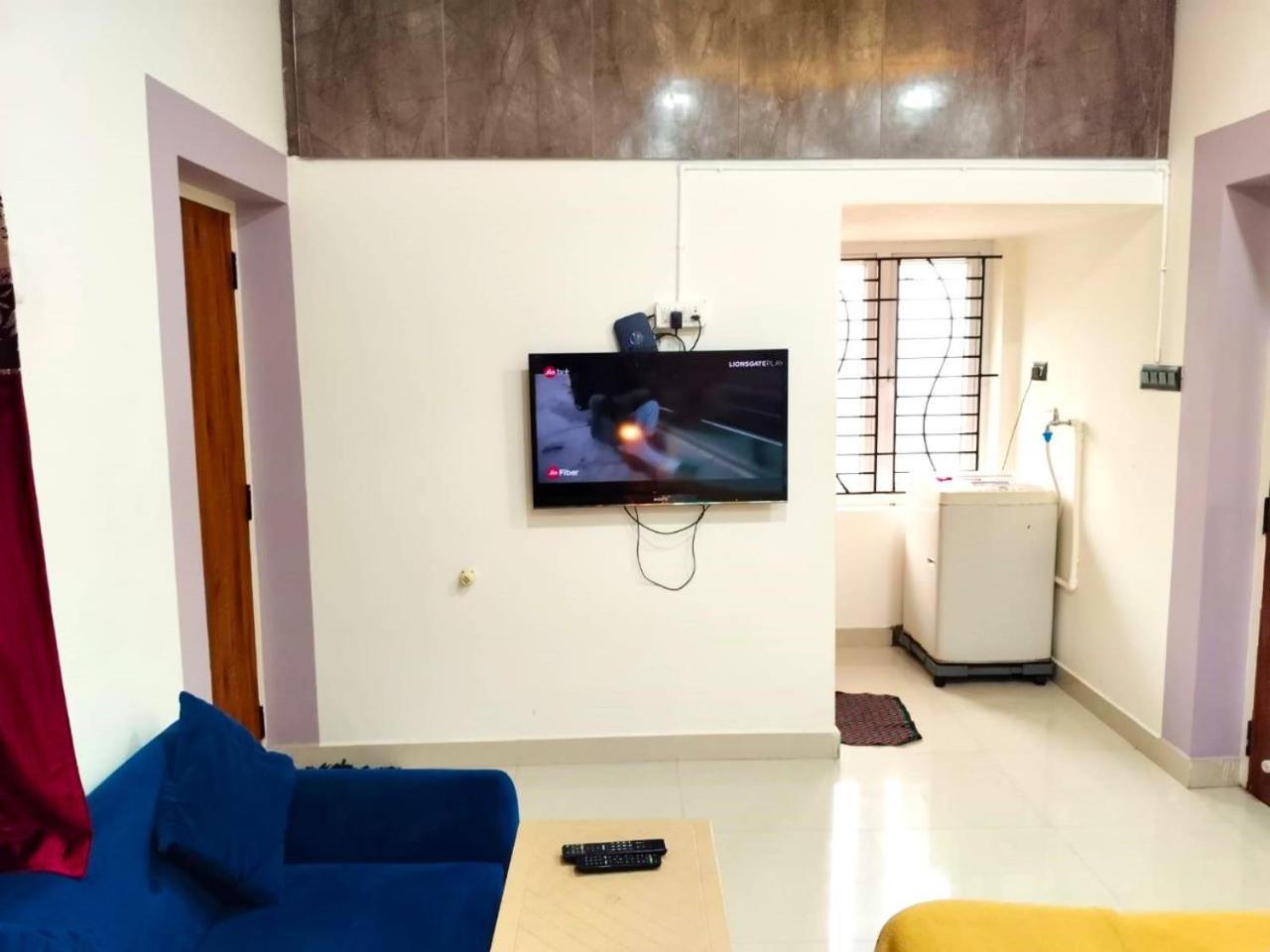 Asshappystayinn Hotel Tiruchirappalli Exteriör bild
