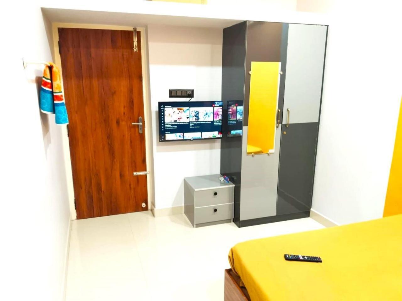 Asshappystayinn Hotel Tiruchirappalli Exteriör bild