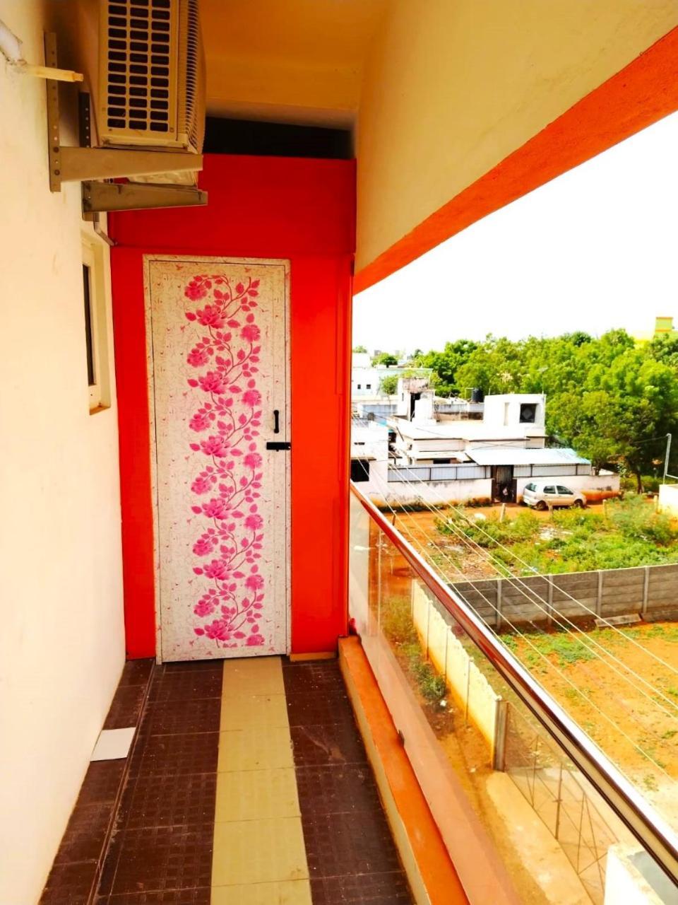 Asshappystayinn Hotel Tiruchirappalli Exteriör bild
