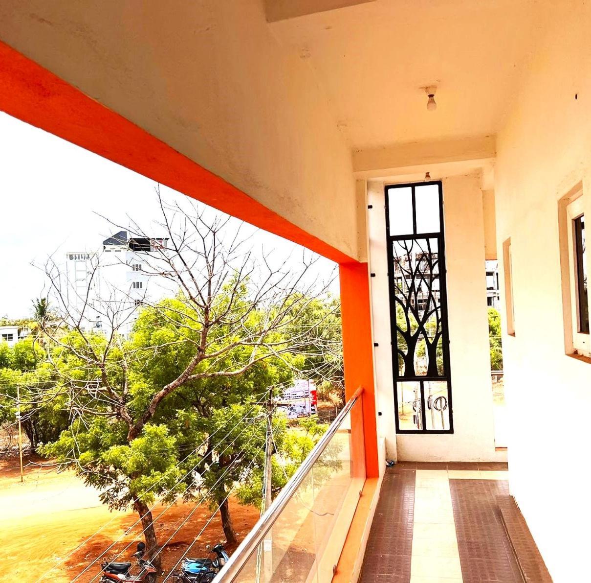 Asshappystayinn Hotel Tiruchirappalli Rum bild