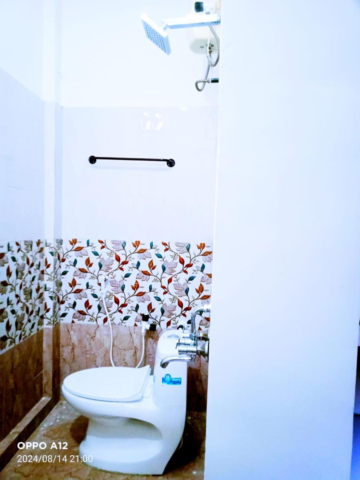 Asshappystayinn Hotel Tiruchirappalli Exteriör bild