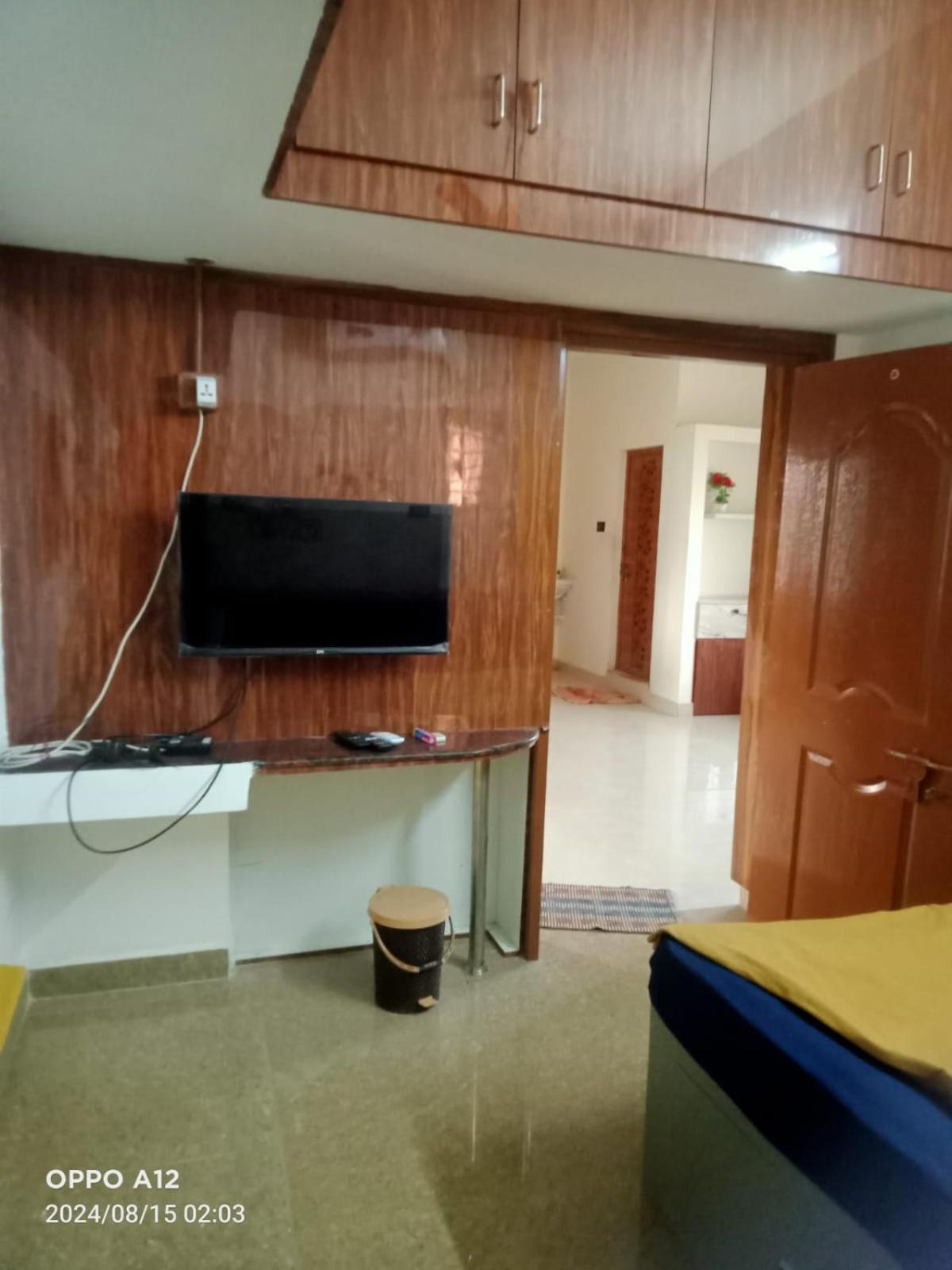 Asshappystayinn Hotel Tiruchirappalli Exteriör bild